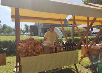 FOTO: Petek na Gorice uz domaće delicije i humanitarne akcije