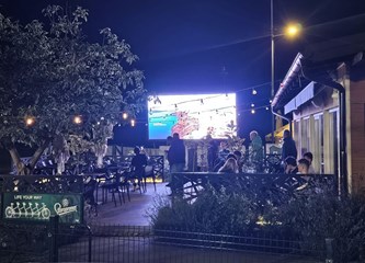 Navijajmo zajedno u Caffe baru Vuglec: Prijenos tekme uz besplatan roštilj!