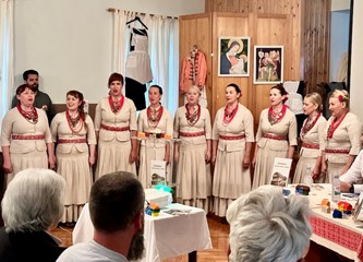 Vrhunac Vidovih dana u Mraclinu obilježilo predstavljanje djela „Čardaci – mraclinska povijest i nasljeđe”! Oduševio i novi jedinstveni suvenir