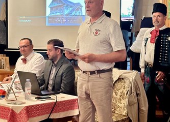 Vrhunac Vidovih dana u Mraclinu obilježilo predstavljanje djela „Čardaci – mraclinska povijest i nasljeđe”! Oduševio i novi jedinstveni suvenir