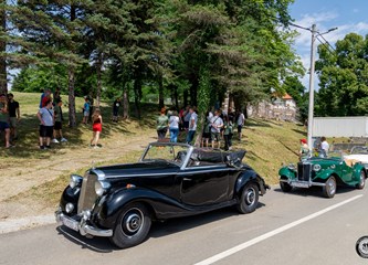 FOTO Oldtimerima kroz "naše brege": Zaljubljenici u stara vozila na mini turneji upoznali ljepote zavičaja