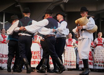 FOTO Plesovi Turopolja na ulicama Ciudad Reala: Buševčani predstavili bogatstvo naše baštine na festivalu u Španjolskoj