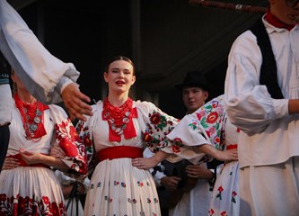 FOTO Plesovi Turopolja na ulicama Ciudad Reala: Buševčani predstavili bogatstvo naše baštine na festivalu u Španjolskoj
