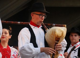 FOTO Plesovi Turopolja na ulicama Ciudad Reala: Buševčani predstavili bogatstvo naše baštine na festivalu u Španjolskoj