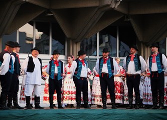 FOTO Plesovi Turopolja na ulicama Ciudad Reala: Buševčani predstavili bogatstvo naše baštine na festivalu u Španjolskoj