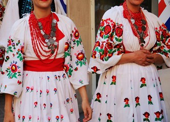 FOTO Plesovi Turopolja na ulicama Ciudad Reala: Buševčani predstavili bogatstvo naše baštine na festivalu u Španjolskoj