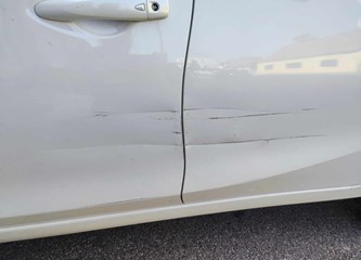 Netko joj je ogrebao auto i napravio štetu od 800 eura! Čitateljica moli za pomoć