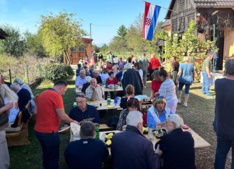 FOTO "Po starinski" se najbolje jede