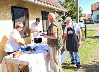 FOTO "Po starinski" se najbolje jede