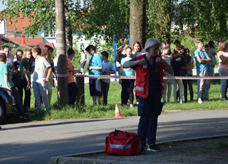 Vatrogasna vježba: Spašavali ljude iz požara u školi