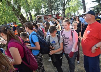 Vatrogasna vježba: Spašavali ljude iz požara u školi