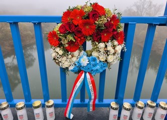 Uoči Svih svetih odana počast braniteljima na mostu preko Kupe u Pokupskom