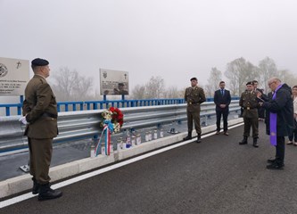 Uoči Svih svetih odana počast braniteljima na mostu preko Kupe u Pokupskom