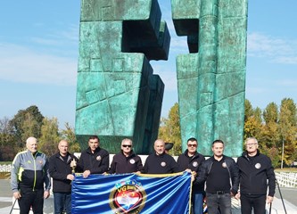 VG Branitelji u emotivnom posjetu Vukovaru i Ovčari: Odali počast palim herojima na spomen obilježjima