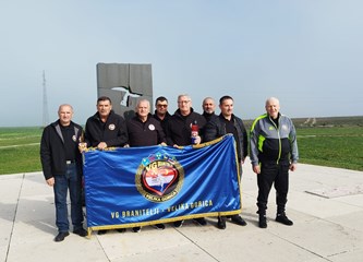 VG Branitelji u emotivnom posjetu Vukovaru i Ovčari: Odali počast palim herojima na spomen obilježjima