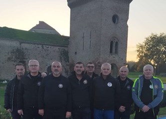 VG Branitelji u emotivnom posjetu Vukovaru i Ovčari: Odali počast palim herojima na spomen obilježjima