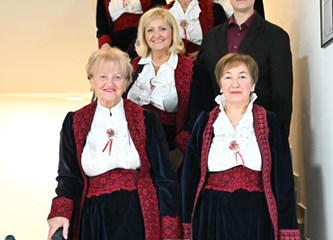 FOTO Pjesmom kroz zlatno doba života: VIS Danice proslavile punoljetnost!