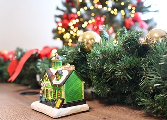 Ugođaj Božića u frizerskom studiju K – Hair: "Imamo predivne klijente i svim srcem radimo posao kojeg volimo"