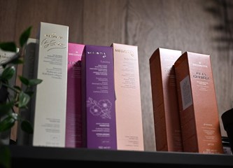 Ugođaj Božića u frizerskom studiju K – Hair: "Imamo predivne klijente i svim srcem radimo posao kojeg volimo"