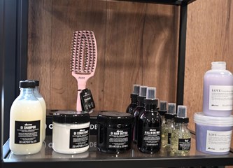 Ugođaj Božića u frizerskom studiju K – Hair: "Imamo predivne klijente i svim srcem radimo posao kojeg volimo"