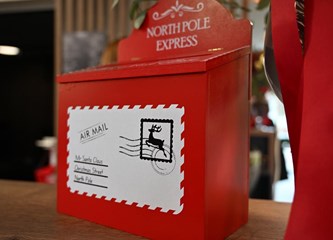 Ugođaj Božića u frizerskom studiju K – Hair: "Imamo predivne klijente i svim srcem radimo posao kojeg volimo"