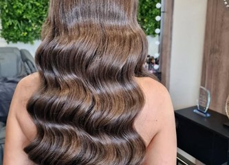 Ugođaj Božića u frizerskom studiju K – Hair: "Imamo predivne klijente i svim srcem radimo posao kojeg volimo"