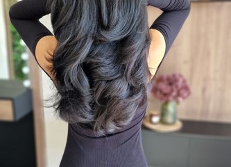 Ugođaj Božića u frizerskom studiju K – Hair: "Imamo predivne klijente i svim srcem radimo posao kojeg volimo"