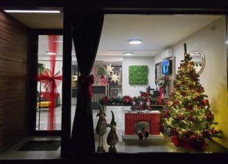 Ugođaj Božića u frizerskom studiju K – Hair: "Imamo predivne klijente i svim srcem radimo posao kojeg volimo"