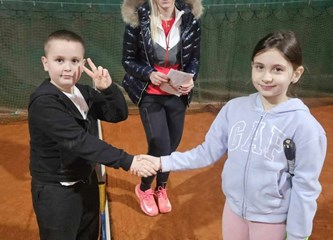 Turnir Sveti Nikola spojio tenis i advent: Glavna ideja je bila spojiti djecu iz različitih klubova kako bi proširila svoja prijateljstva