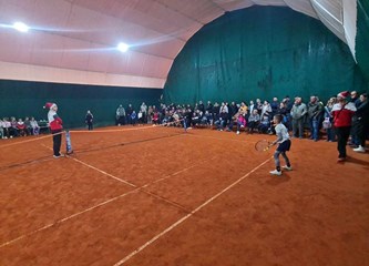Turnir Sveti Nikola spojio tenis i advent: Glavna ideja je bila spojiti djecu iz različitih klubova kako bi proširila svoja prijateljstva