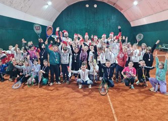 Turnir Sveti Nikola spojio tenis i advent: Glavna ideja je bila spojiti djecu iz različitih klubova kako bi proširila svoja prijateljstva