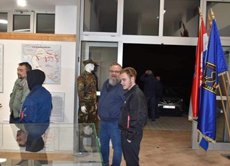 FOTO Velik odaziv na Noć muzeja u Spomen park 153. brigade: Sjećanje na heroje Domovinskog rata živi i prenosi se na generacije
