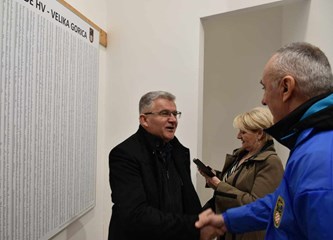 FOTO Velik odaziv na Noć muzeja u Spomen park 153. brigade: Sjećanje na heroje Domovinskog rata živi i prenosi se na generacije