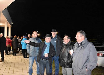 FOTO Velik odaziv na Noć muzeja u Spomen park 153. brigade: Sjećanje na heroje Domovinskog rata živi i prenosi se na generacije