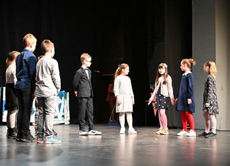 FOTO LiDraNo u Velikoj Gorici: Oko 230 osnovnoškolaca i 60 srednjoškolaca iz svih krajeva Zagrebačke županije pokazuju kako njegovati hrvatski jezik