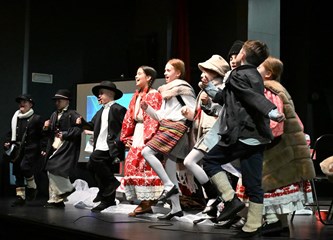 FOTO LiDraNo u Velikoj Gorici: Oko 230 osnovnoškolaca i 60 srednjoškolaca iz svih krajeva Zagrebačke županije pokazuju kako njegovati hrvatski jezik