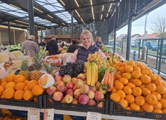 Novo ruho gradske tržnice u Školskoj: Prodavači zadovoljni obnovom jedva dočekali povratak