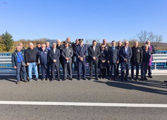 Kod spomen-obilježja u Pokupskom odana počast žrtvama rata povodom blagdana Svih svetih