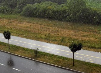 U 15 minuta tuča i kiša isprale goričke ulice