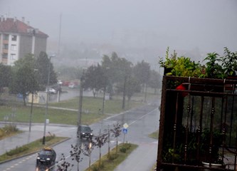 U 15 minuta tuča i kiša isprale goričke ulice