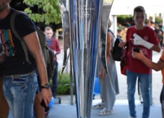 FOTO: U Veliku Goricu stigao Dinamov trofej iz 1967.