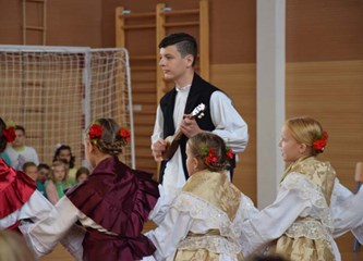 Učionica na otvorenom za poticajno učenje u prirodi