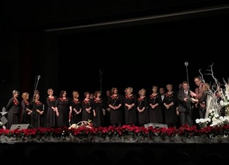 Gradski zbor pjevajući s publikom proslavio 20 godina