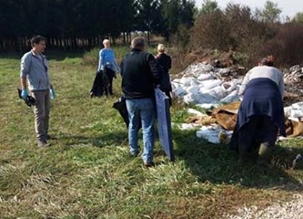 Volonteri očistili divlje deponije u Vukovini i Starom Čiču