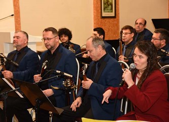 FOTO: Na 28. Koncertu u čast braniteljima zapjevali i Ćiro Gašparac i Radojka Šverko