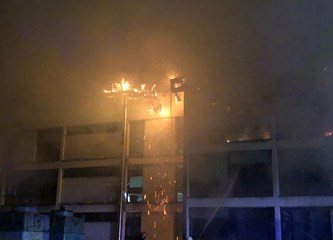 Velkom gori, oglasile se sirene