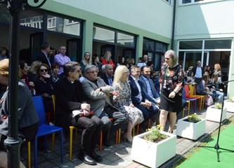 Glazbenim i plesnim programom najstarija osnovna škola proslavila otvorenje nove knjižnice