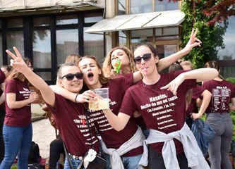 FOTO: Krenula 'norijada', pogledajte kako 'nore' gorički maturanti