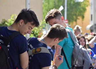 FOTO: Krenula 'norijada', pogledajte kako 'nore' gorički maturanti