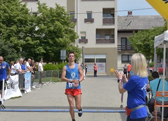 Kroz pet različitih utrka održana 27. Turopoljska trka